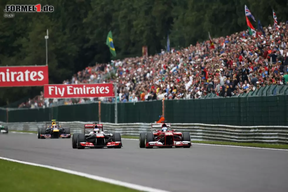 Acht Punkte vor der Sommerpause in Ungarn, acht Punkte auch nach der Sommerpause in Belgien: McLaren setzt den Aufwärtstrend langsam fort und geht in der Konstrukteurs-WM nach Halbzeit endlich an Force India vorbei. Foto zur News: Acht Punkte vor der Sommerpause in Ungarn, acht Punkte auch nach der Sommerpause in Belgien: McLaren setzt den Aufwärtstrend langsam fort und geht in der Konstrukteurs-WM nach Halbzeit endlich an Force India vorbei.