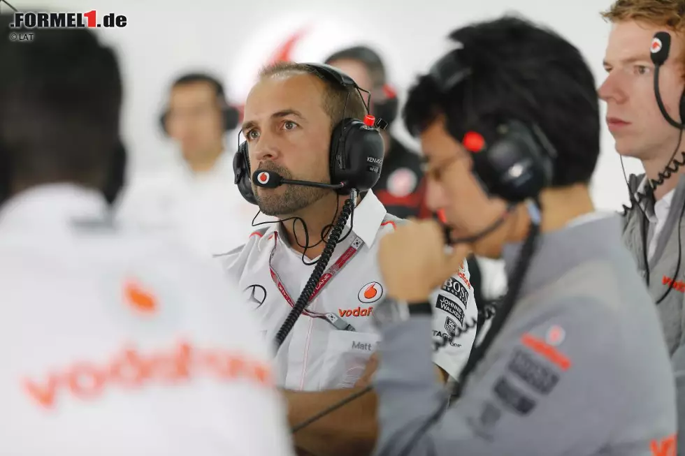 Ingenieursdirektor Matt Morris, während der Saison von Sauber gekommen, beobachtet zunächst. Die Entwicklung des MP4-28 wird eingestellt, das Technikteam konzentriert sich stattdessen frühzeitig auf das reformierte Reglement 2014. Foto zur News: Ingenieursdirektor Matt Morris, während der Saison von Sauber gekommen, beobachtet zunächst. Die Entwicklung des MP4-28 wird eingestellt, das Technikteam konzentriert sich stattdessen frühzeitig auf das reformierte Reglement 2014.