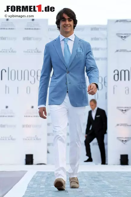 Foto zur News: Zumindest macht er bei Sonia Irvines Amber-Lounge-Fashion-Show gute Figur.