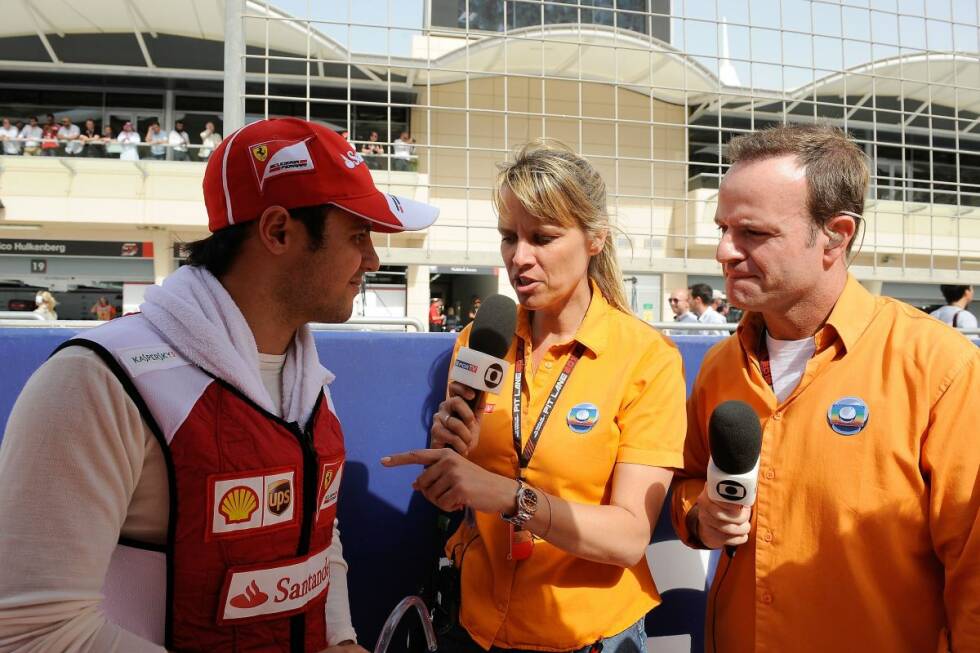 Foto zur News: ... &quot;Rubens kann nicht ohne Formel 1&quot;, weiß Felipe Massa - und behält Recht. Zumindest als TV-Reporter kehrt er ins Fahrerlager zurück. Zwischenzeitlich gibt es Gerüchte über ein Comeback als Fahrer, aber daraus wird nichts. Außerhalb der Formel 1 ...