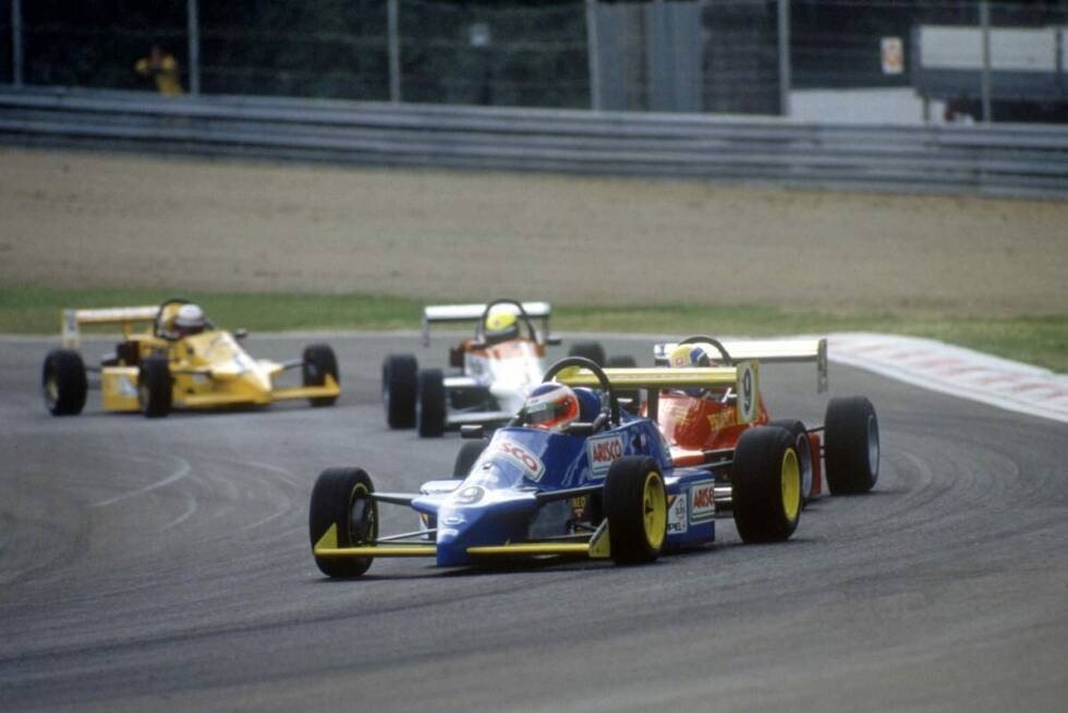 Foto zur News: Früh übt sich, wer Meister werden will: Rubens Barrichello kommt als vielversprechende Kart-Hoffnung aus Südamerika nach Europa und wird 1990 auf Anhieb Meister in der Formel Vauxhall Lotus. Die Szene ist baff.