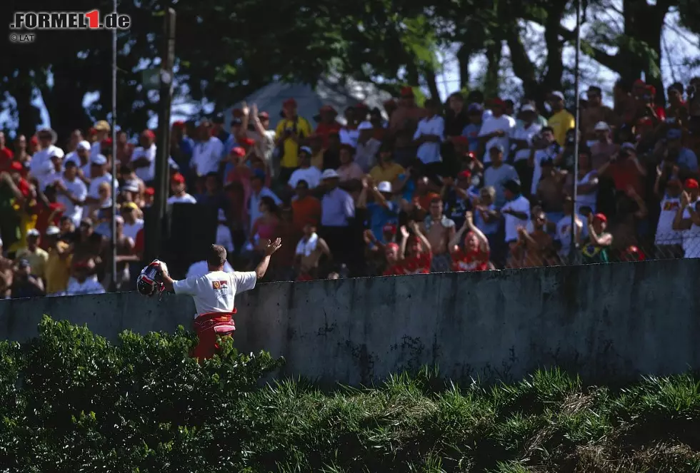 Nicht einmal der so sehr herbeigesehnte Heimsieg in Interlagos ist Barrichello vergönnt: Nicht 2002 ... Foto zur News: Nicht einmal der so sehr herbeigesehnte Heimsieg in Interlagos ist Barrichello vergönnt: Nicht 2002 ...