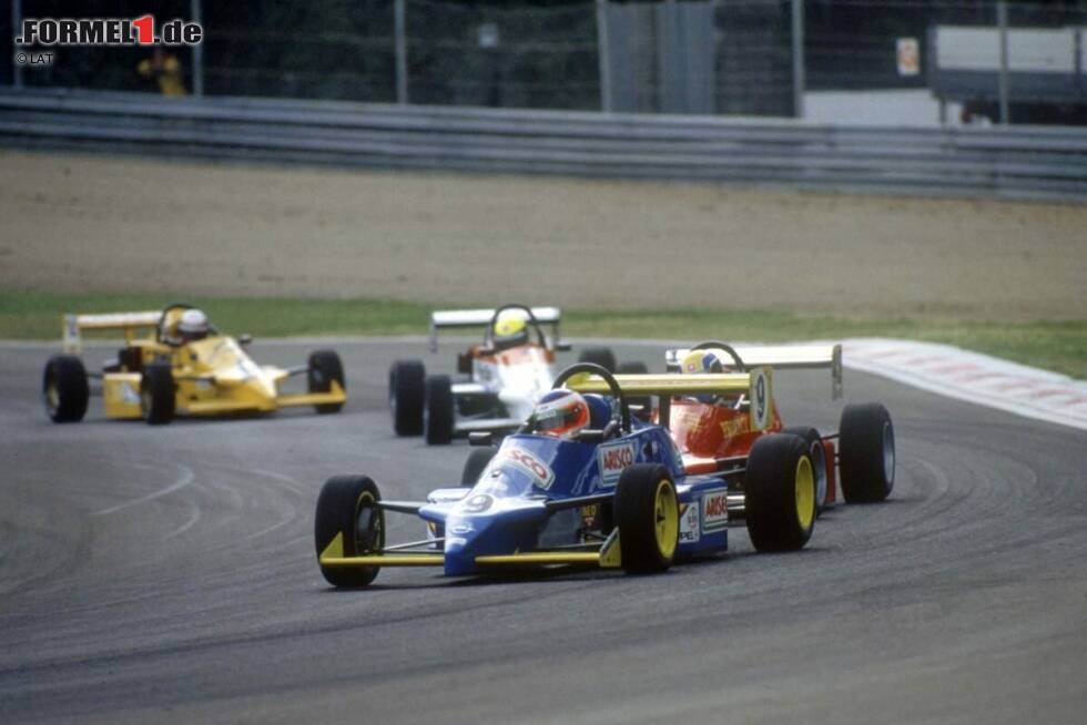 Foto zur News: Früh übt sich, wer Meister werden will: Rubens Barrichello kommt als vielversprechende Kart-Hoffnung aus Südamerika nach Europa und wird 1990 auf Anhieb Meister in der Formel Vauxhall Lotus. Die Szene ist baff.