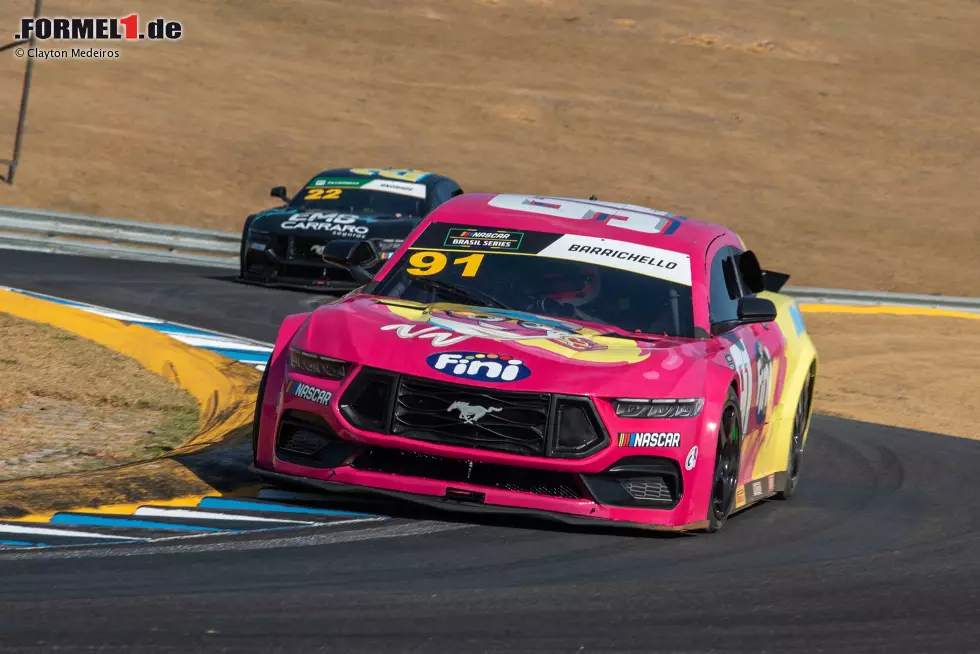 2025 stellt sich Barrichello einem neuen Abenteuer: Er nimmt erstmals an der brasilianischen NASCAR-Rennserie teil - und gewinnt gleich am dritten Rennwochenende. Foto zur News: 2025 stellt sich Barrichello einem neuen Abenteuer: Er nimmt erstmals an der brasilianischen NASCAR-Rennserie teil - und gewinnt gleich am dritten Rennwochenende.