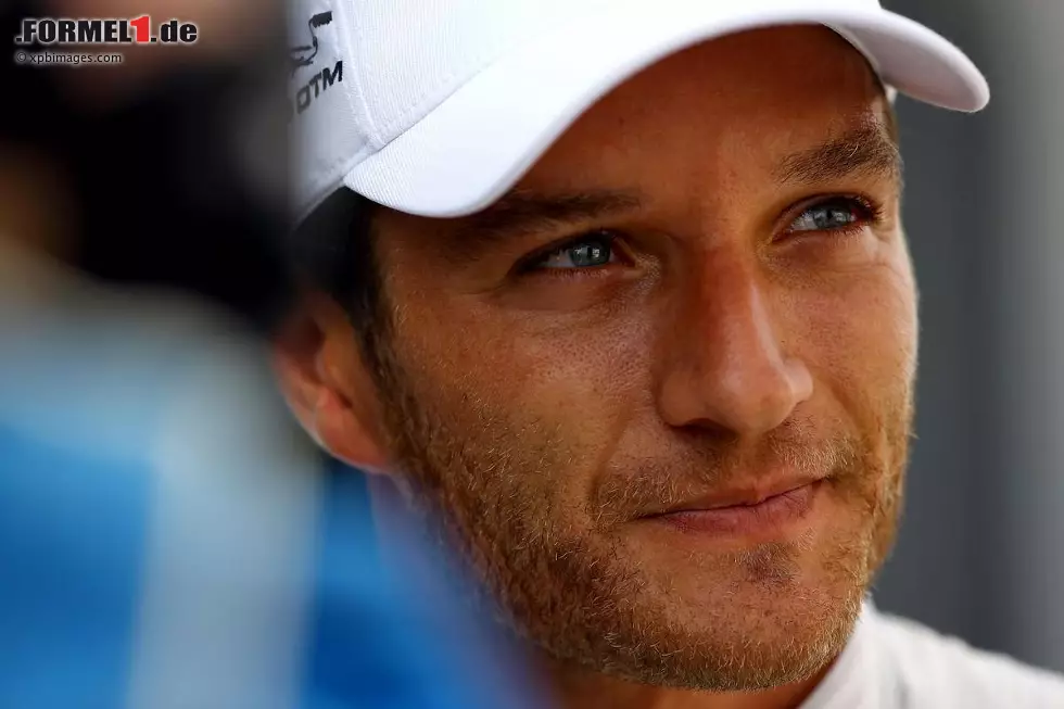 Timo Scheider (DTM-Pilot): "Doch im Moment wünsche ich mir einfach nur, dass Michael, der für mich ein Idol und Wegbegleiter war, die Kraft und die Energie findet, um den Kampf zurück ins Leben zu gewinnen! Lasst uns für ihn beten!" Foto zur News: Timo Scheider (DTM-Pilot): "Doch im Moment wünsche ich mir einfach nur, dass Michael, der für mich ein Idol und Wegbegleiter war, die Kraft und die Energie findet, um den Kampf zurück ins Leben zu gewinnen! Lasst uns für ihn beten!"