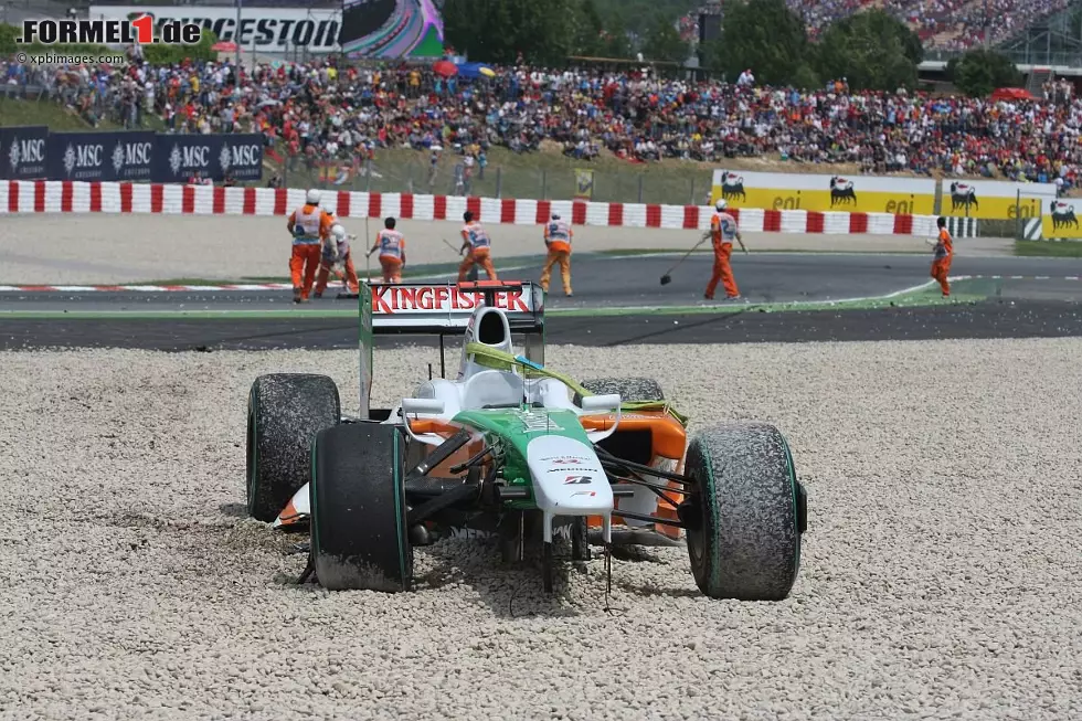 Mai 2009: Manchmal ist es auch eigenes Verschulden, das Adrian Sutil ein gutes Ergebnis raubt. Hier steht der Force India des Deutschen im Kiesbett von Barcelona. Foto zur News: Mai 2009: Manchmal ist es auch eigenes Verschulden, das Adrian Sutil ein gutes Ergebnis raubt. Hier steht der Force India des Deutschen im Kiesbett von Barcelona.