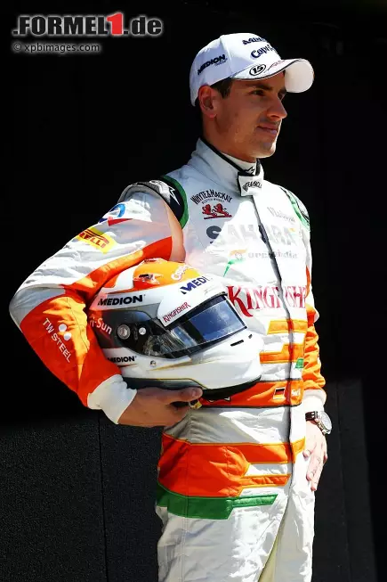 März 2013: Wieder ein Grand-Prix-Pilot. Nach einem Jahr ohne Formel-1-Cockpit ist Adrian Sutil wieder da. Erneut posiert er als Stammfahrer für das obligatorische Auftaktfoto in Melbourne. Foto zur News: März 2013: Wieder ein Grand-Prix-Pilot. Nach einem Jahr ohne Formel-1-Cockpit ist Adrian Sutil wieder da. Erneut posiert er als Stammfahrer für das obligatorische Auftaktfoto in Melbourne.