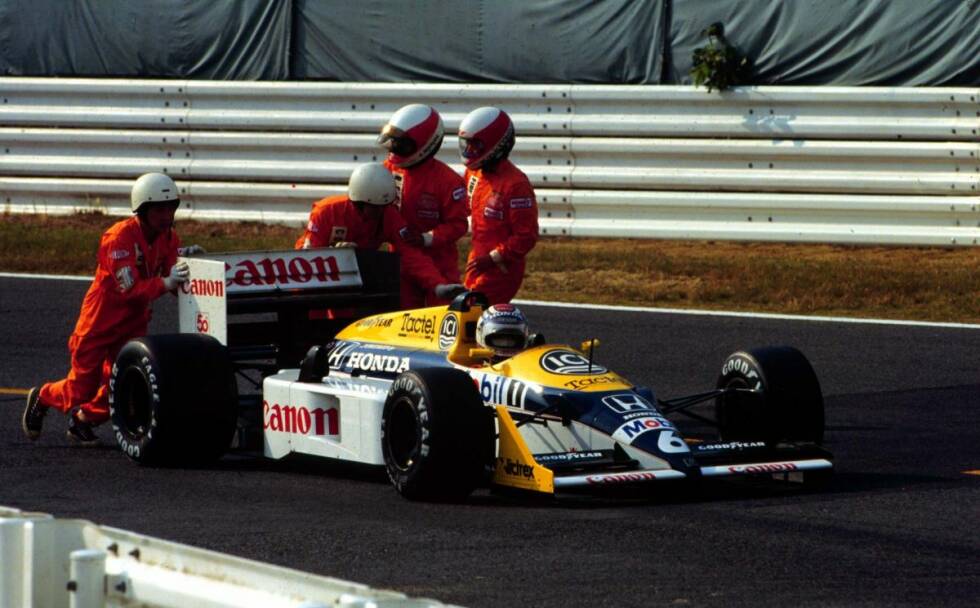 Foto zur News: 1987: Nigel Mansell kommt mit zwölf Punkten Rückstand auf Nelson Piquet zum vorletzten Saisonrennen, dem ersten Grand Prix überhaupt auf der japanischen Strecke. Doch Mansell fliegt im Training in den S-Kurven ab, zieht sich Rückenprellungen zu und muss am Sonntag tatenlos dabei zusehen, wie sein gehasster Williams-Teamkollege trotz eines Honda-Motorschadens kampflos Weltmeister wird.