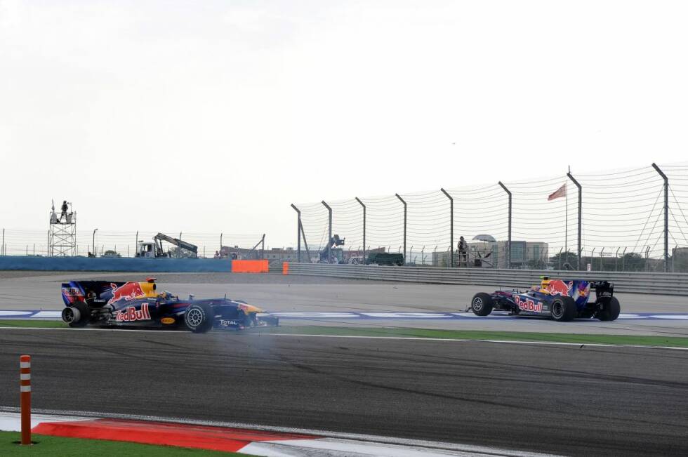 Foto zur News: Von Harmonie war seit dem Türkei-Grand-Prix 2010 bei Red Bull keine Rede mehr. Sebastian Vettel und Mark Webber, insgesamt sechs Jahre lang ein Duo, räumten sich auf Kurs zu einem möglichen Doppelsieg gegenseitig aus dem Weg und läuteten damit eine Fehde ein, die oft unter dem Deckmäntelchen der Teamdiplomatie blieb, aber intern brodelte.