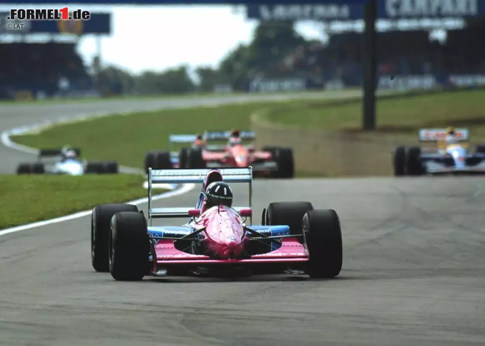 Platz 11: Damon Hill, 115 Grands Prix. Der Sohn des früheren Weltmeisters Graham Hill stieg 1992 beim damaligen Hinterbänkler-Team Brabham in die Formel 1, galt aber nicht als großes Talent. Auch nach seinem überraschenden Wechsel zu Williams konnte sich Hill nicht in Szene setzen und blieb gegen seinen ersten Teamkollegen Alain Prost blass. Foto zur News: Platz 11: Damon Hill, 115 Grands Prix. Der Sohn des früheren Weltmeisters Graham Hill stieg 1992 beim damaligen Hinterbänkler-Team Brabham in die Formel 1, galt aber nicht als großes Talent. Auch nach seinem überraschenden Wechsel zu Williams konnte sich Hill nicht in Szene setzen und blieb gegen seinen ersten Teamkollegen Alain Prost blass.