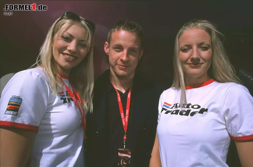 Foto zur News: Jahrelang haftete Button das Image des Formel-1-Playboys an. Ein Kostverächter war er sicherlich nie, doch bei Freundin Jessica Michibata ist der mittlerweile 33-Jährige seit langer Zeit in festen Händen.