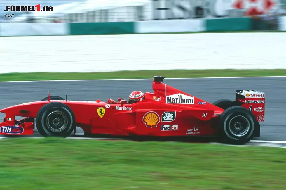 Platz 8: Eddie Irvine, 146 Grands Prix. Der Nordire teilt sich den achten Platz mit Warwick. Irvines Talent wurde nie in Frage gestellt, doch mitunter vermisste man beim nicht immer ganz pflegeleichten Brite die notwendige Professionalität. Dennoch wurde er 1996 bei Ferrari Teamkollege von Michael Schumacher und kämpfte nach dessen Beinbruch in der Saison 1999 gegen Mika Häkkinen um den WM-Titel. Foto zur News: Platz 8: Eddie Irvine, 146 Grands Prix. Der Nordire teilt sich den achten Platz mit Warwick. Irvines Talent wurde nie in Frage gestellt, doch mitunter vermisste man beim nicht immer ganz pflegeleichten Brite die notwendige Professionalität. Dennoch wurde er 1996 bei Ferrari Teamkollege von Michael Schumacher und kämpfte nach dessen Beinbruch in der Saison 1999 gegen Mika Häkkinen um den WM-Titel.