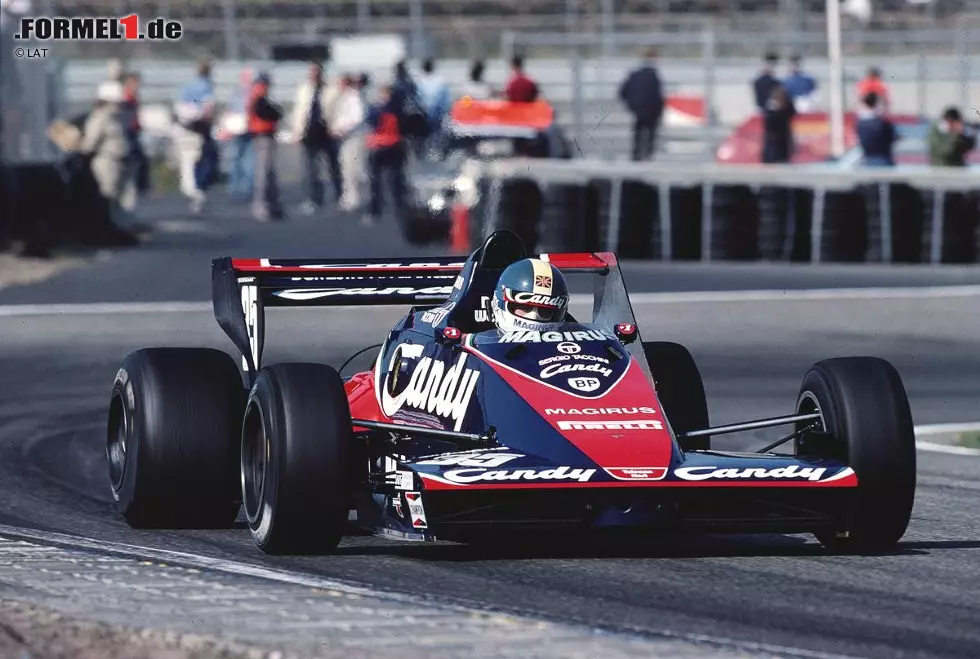 Platz 8: Derek Warwick, 146 Grands Prix. Zwischen 1981 und 1993 ging Warwick in der Formel 1 an den Start, doch den Durchbruch schaffte der Brite in dieser Zeit nie. Bei 146 Starts stand er ganze vier Mal auf dem Podium - auch weil er oft zur falschen Zeit im falschen Auto saß. Einige Experten bezeichnen Warwick, der heute Präsident des "British Racing Driver's Club" ist, als besten Formel-1-Fahrer, der nie ein Rennen gewonnen hat. Foto zur News: Platz 8: Derek Warwick, 146 Grands Prix. Zwischen 1981 und 1993 ging Warwick in der Formel 1 an den Start, doch den Durchbruch schaffte der Brite in dieser Zeit nie. Bei 146 Starts stand er ganze vier Mal auf dem Podium - auch weil er oft zur falschen Zeit im falschen Auto saß. Einige Experten bezeichnen Warwick, der heute Präsident des "British Racing Driver's Club" ist, als besten Formel-1-Fahrer, der nie ein Rennen gewonnen hat.