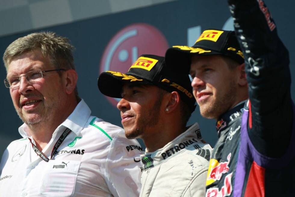 Foto zur News: Ross Brawn (Mercedes-Teamchef): &quot;Zunächst einmal Gratulation an Sebastian Vettel zum Gewinn seines vierten Weltmeister-Titels. Um wie er mehrere Weltmeisterschaften zu gewinnen, muss man nicht nur ein Fahrer, sondern ein fantastisches Teammitglied sein - und er besitzt eindeutig alle nötigen Fähigkeiten dazu. Es liegt jetzt an uns, ihn zu stoppen.&quot;
