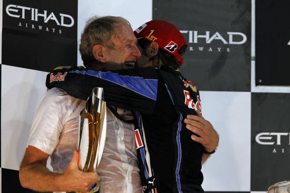 Foto zur News: Helmut Marko (Red-Bull-Motorsportkonsulent): &quot;Sebastian hat das grandios gemacht. Wir können hart arbeiten, aber wir können auch hart feiern. Einige werden wohl direkt von der Party in den Flieger steigen.&quot;