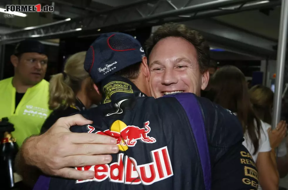 Christian Horner (Red-Bull-Teamchef): "Er hat sich nicht verändert, seit er in die Formel 1 gekommen ist. Er hat eine tolle Familie, ist gut erzogen und sich das alles hart erarbeitet. Er hat das alles auch wirklich verdient, was er erreicht hat." Foto zur News: Christian Horner (Red-Bull-Teamchef): "Er hat sich nicht verändert, seit er in die Formel 1 gekommen ist. Er hat eine tolle Familie, ist gut erzogen und sich das alles hart erarbeitet. Er hat das alles auch wirklich verdient, was er erreicht hat."