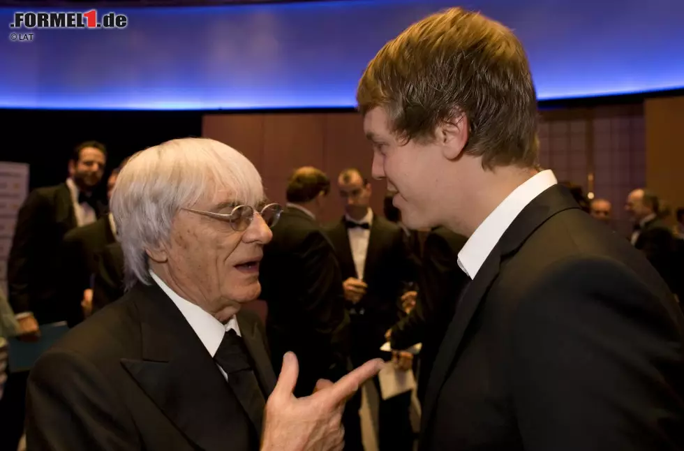 Foto zur News: Bernie Ecclestone (Formel-1-Geschäftsführer): &quot;Wahrscheinlich ist Vettel der Beste, den wir je hatten. Jetzt ist es ein bisschen wie bei Roger Federer oder Muhammad Ali: Die Leute wollen einfach sehen, wenn er mal geschlagen wird.&quot;