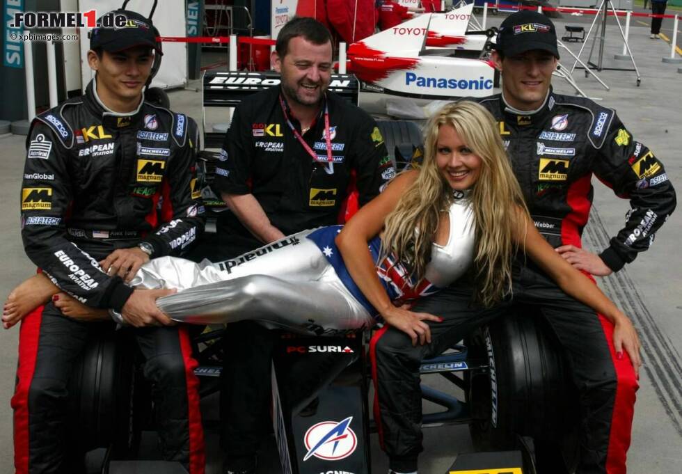 Davor zieht es ihn aber in die Formel 1: Landsmann und Förderer Paul Stoddart holt Mark Webber 2002 zu Minardi, dem damals kleinsten Team. Teamkollege: Alex Yoong aus Malaysia - ein inzwischen vergessener Name des Grand-Prix-Sports. Davor zieht es ihn aber in die Formel 1: Landsmann und Förderer Paul Stoddart holt Mark Webber 2002 zu Minardi, dem damals kleinsten Team. Teamkollege: Alex Yoong aus Malaysia - ein inzwischen vergessener Name des Grand-Prix-Sports.