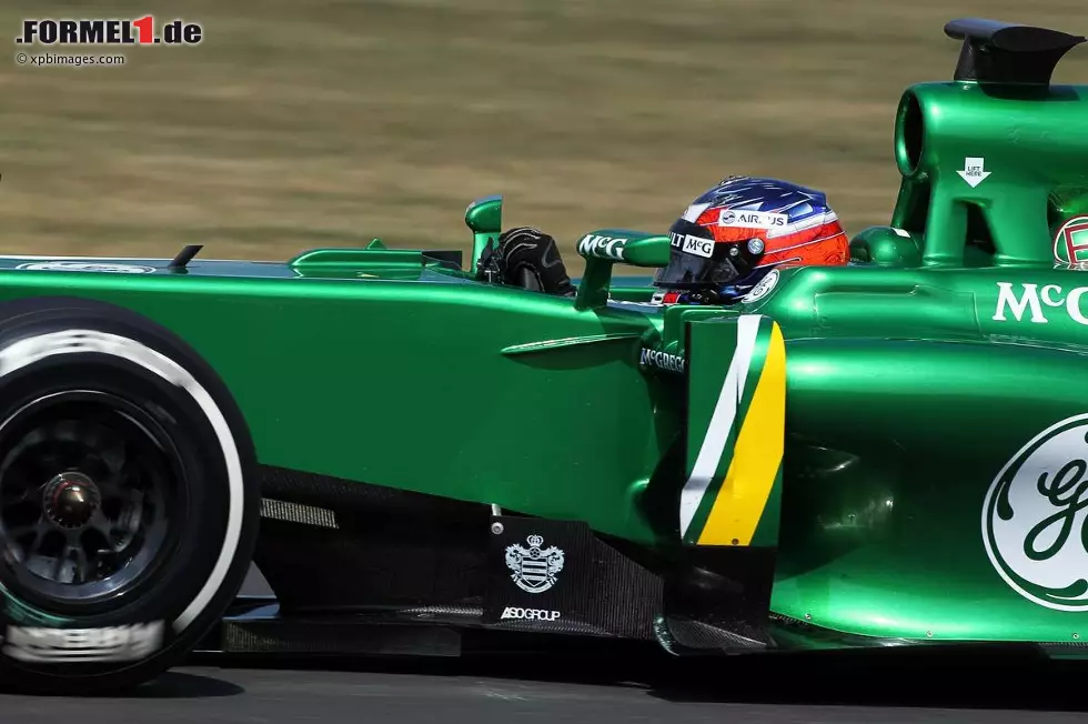 Wer es dann nach drei bis fünf Jahren im Kart, einem Jahr Einsteigerformel, zwei Jahren Formel 3, einem Jahr GP3 und zwei Jahren GP2 in die Formel 1 geschafft hat (um ein repräsentatives Beispiel zu verwenden), der ist um mindestens fünfeinhalb Millionen Euro ärmer. Und, wie ein Fahrermanager erklärt: "Damit sind ja nur die Renngebühren abgedeckt. Da kommen noch zig andere Kosten dazu!" Foto zur News: Wer es dann nach drei bis fünf Jahren im Kart, einem Jahr Einsteigerformel, zwei Jahren Formel 3, einem Jahr GP3 und zwei Jahren GP2 in die Formel 1 geschafft hat (um ein repräsentatives Beispiel zu verwenden), der ist um mindestens fünfeinhalb Millionen Euro ärmer. Und, wie ein Fahrermanager erklärt: "Damit sind ja nur die Renngebühren abgedeckt. Da kommen noch zig andere Kosten dazu!"