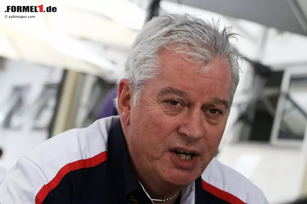 Mitte Juli muss dann Technikchef Mike Coughlan seine Koffer bei Williams packen. Sein Nachfolger Pat Symonds (Bild) soll von Marussia kommen und ab August die Fäden ziehen. Foto zur News: Mitte Juli muss dann Technikchef Mike Coughlan seine Koffer bei Williams packen. Sein Nachfolger Pat Symonds (Bild) soll von Marussia kommen und ab August die Fäden ziehen.
