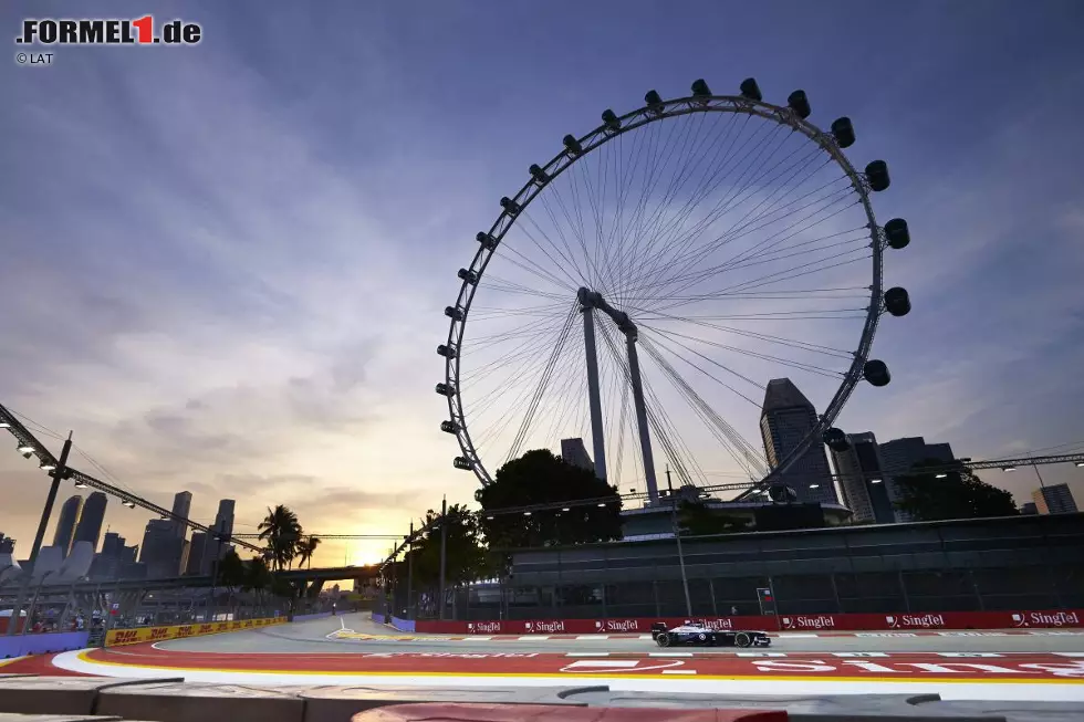 Beim Nachtrennen in Singapur belegen Maldonado und Bottas in genannter Reihenfolge die Positionen elf und 13. Foto zur News: Beim Nachtrennen in Singapur belegen Maldonado und Bottas in genannter Reihenfolge die Positionen elf und 13.