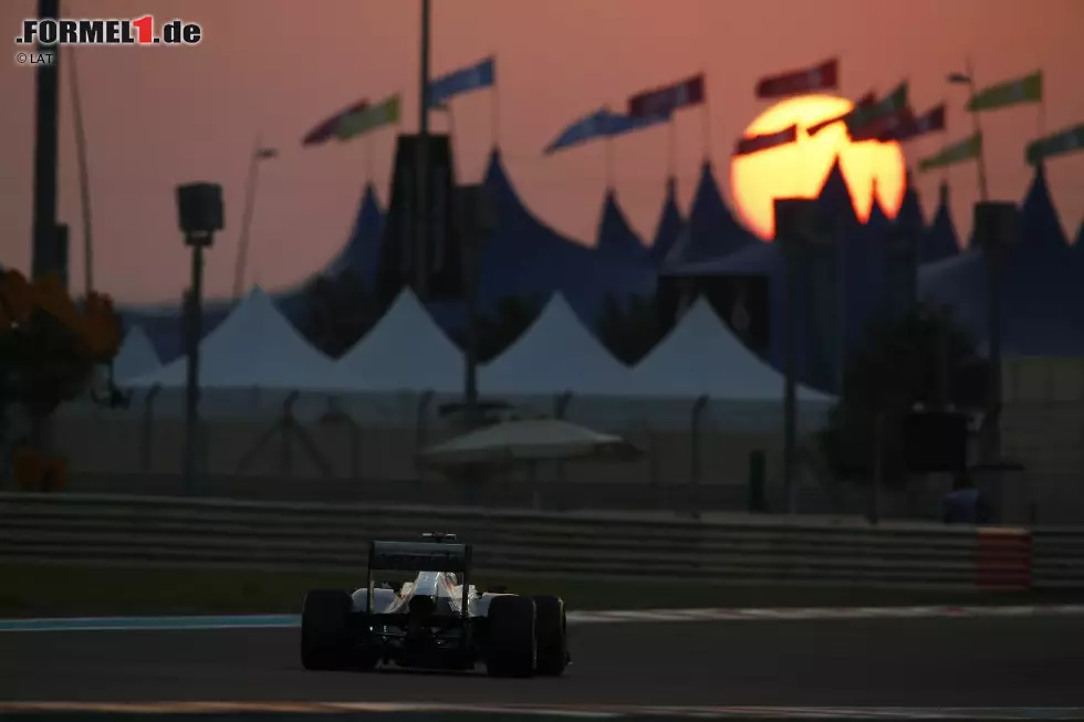 Erst in Abu Dhabi kratzt Maldonado als Elfter zumindest einmal wieder an den Punkten, trotzdem droht die schlechteste Saison in der Geschichte des britischen Traditionsrennstalls. Foto zur News: Erst in Abu Dhabi kratzt Maldonado als Elfter zumindest einmal wieder an den Punkten, trotzdem droht die schlechteste Saison in der Geschichte des britischen Traditionsrennstalls.