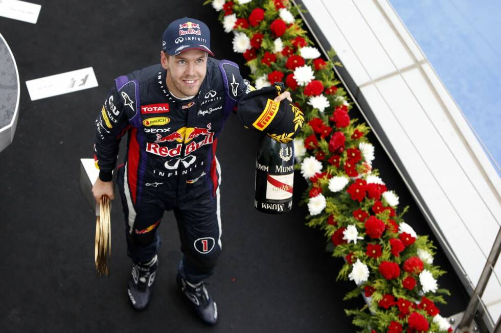 Foto zur News: Dieser Herr ist indes dem vierten WM-Titel wieder einen Schritt näher. WM-Stand nach 14 von 19 Rennen: Vettel 272 - Alonso 195 - Räikkönen 167 - Hamilton 161.