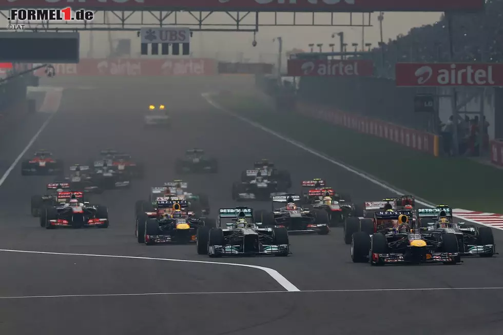Weltmeister, zum vierten Mal! Alonso wird nach Gerangel am Start Elfter, Vettel gewinnt überlegen und sichert nicht nur sich selbst, sondern auch Red Bull den Titel. WM-Stand nach 16 von 19 Rennen: Vettel 322 - Alonso 207. Foto zur News: Weltmeister, zum vierten Mal! Alonso wird nach Gerangel am Start Elfter, Vettel gewinnt überlegen und sichert nicht nur sich selbst, sondern auch Red Bull den Titel. WM-Stand nach 16 von 19 Rennen: Vettel 322 - Alonso 207.