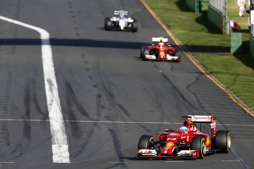 Foto zur News: Marca (Spanien): &quot;Alonso fischt eine gute Beute. Vom fünften Startplatz schafft er Rang vier bei einem Grand Prix von Australien, bei dem weder Vettel noch Hamilton punkten konnten. Und Rosberg fegt über alle hinweg.&quot;