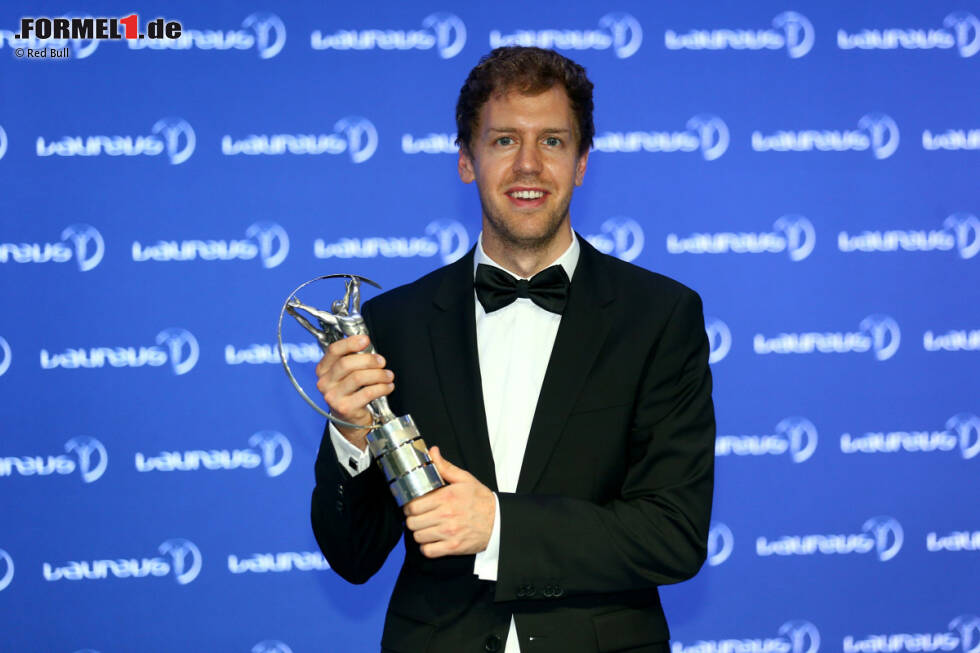 Foto zur News: Zum fünften Mal nominiert, endlich gewonnen: Sebastian Vettel wird in Kuala Lumpur der Laureus-Award für den Sportler des Jahres verliehen. Ebenfalls nominiert: Usain Bolt, Mo Farah (beide Leichtathletik), LeBron James (Basketball), Rafael Nadal (Tennis) und Cristiano Ronaldo (Fußball).