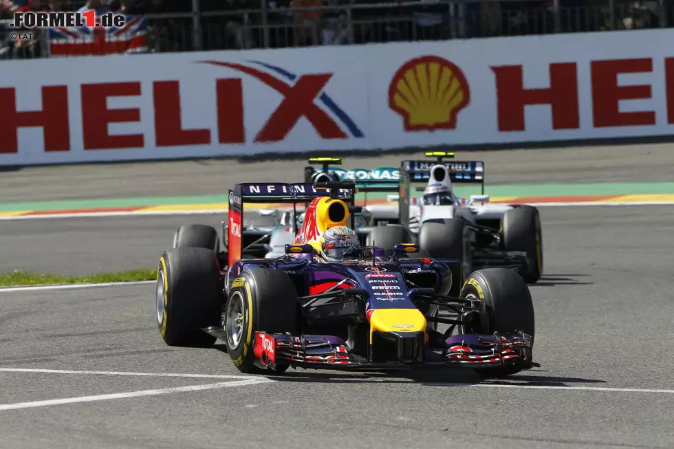 Kurier (Österreich): "Ricciardo Nutznießer des Mercedes-Kriegs. Das Mercedes-Duell eskaliert: Rosberg und Hamilton krachen in Spa zusammen, Ricciardo profitiert." Foto zur News: Kurier (Österreich): "Ricciardo Nutznießer des Mercedes-Kriegs. Das Mercedes-Duell eskaliert: Rosberg und Hamilton krachen in Spa zusammen, Ricciardo profitiert."