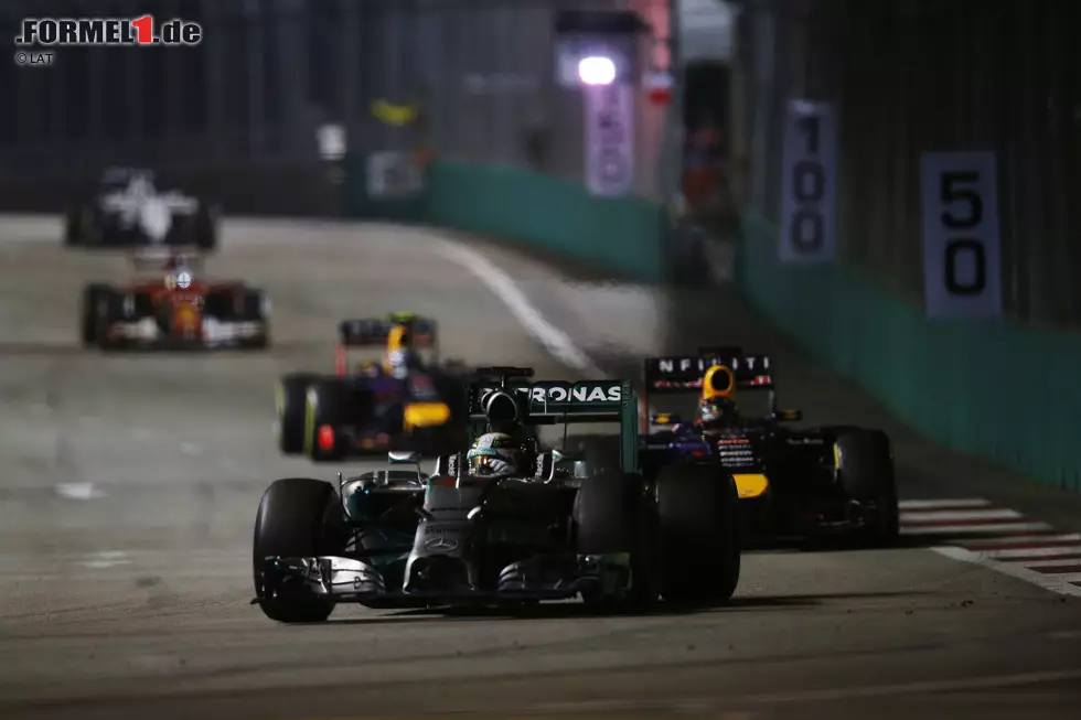 As (Spanien): "Hamilton siegt und wird zum WM-Führenden, Alonso wird am Ende Vierter. Rosberg hatte vom Start weg Probleme und musste das Rennen beenden. Am Anfang sieht es so aus, als ob ein wiedergeborener Sebastian Vettel Hamilton folgen kann, aber es ist eine Sinnestäuschung." Foto zur News: As (Spanien): "Hamilton siegt und wird zum WM-Führenden, Alonso wird am Ende Vierter. Rosberg hatte vom Start weg Probleme und musste das Rennen beenden. Am Anfang sieht es so aus, als ob ein wiedergeborener Sebastian Vettel Hamilton folgen kann, aber es ist eine Sinnestäuschung."