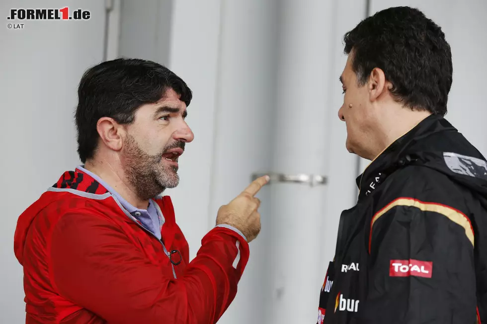 Alle glauben, dass Alonso zu McLaren wechseln wird. Aber worüber unterhält sich dann sein Manager Luis Garcia Abad so angeregt mit Lotus-Teamchef Federico Gastaldi? Kommt es etwa doch zum Enstone-Revival mit seinem alten Kumpel Flavio Briatore und den Millionen des kanadischen Milliardärs Lawrence Stroll? Foto zur News: Alle glauben, dass Alonso zu McLaren wechseln wird. Aber worüber unterhält sich dann sein Manager Luis Garcia Abad so angeregt mit Lotus-Teamchef Federico Gastaldi? Kommt es etwa doch zum Enstone-Revival mit seinem alten Kumpel Flavio Briatore und den Millionen des kanadischen Milliardärs Lawrence Stroll?