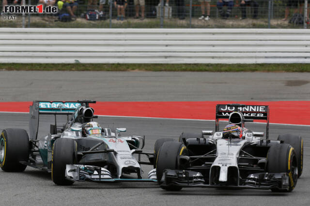 Foto zur News: The Guardian (Großbritannien): "Nico Rosberg hat den Großen Preis von Deutschland mit einem ungefährdeten, aber sehr gut ausgeführten Start-Ziel-Sieg für sich entschieden. Aber es war Lewis Hamilton, der in einem actionreichen Rennen mit seiner Aufholjagd von 20 auf drei die Fans von ihren Sitzen riss."