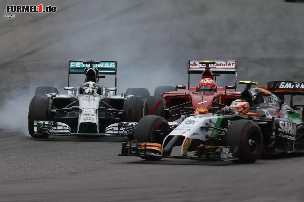 Daily Telegraph (Großbritannien): "Nico Rosberg beendet die Woche seines Lebens an einem Tag, an dem Lewis Hamilton mit einem Husarenritt einen größeren Rückstand auf den Teamkollegen und Titelkonkurrenten verhindert." Foto zur News: Daily Telegraph (Großbritannien): "Nico Rosberg beendet die Woche seines Lebens an einem Tag, an dem Lewis Hamilton mit einem Husarenritt einen größeren Rückstand auf den Teamkollegen und Titelkonkurrenten verhindert."
