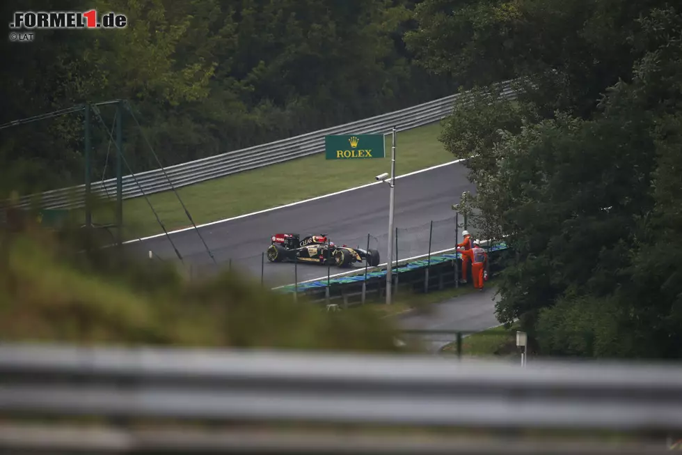 Marca (Spanien): "Alonso wird Zweiter in einem Herzschlagfinale. Der Spanier erteilte eine Lektion als Pilot in einem Rennen, das anfangs vom Regen begleitet wurde, aber auch von Unfällen und den Einsätzen des Safety-Cars. Alonso holt seinen besten Platz in einem sehr vibrierenden Rennen. Die Piloten boten ein Spektakel von der ersten bis zur letzten Kurve." Foto zur News: Marca (Spanien): "Alonso wird Zweiter in einem Herzschlagfinale. Der Spanier erteilte eine Lektion als Pilot in einem Rennen, das anfangs vom Regen begleitet wurde, aber auch von Unfällen und den Einsätzen des Safety-Cars. Alonso holt seinen besten Platz in einem sehr vibrierenden Rennen. Die Piloten boten ein Spektakel von der ersten bis zur letzten Kurve."
