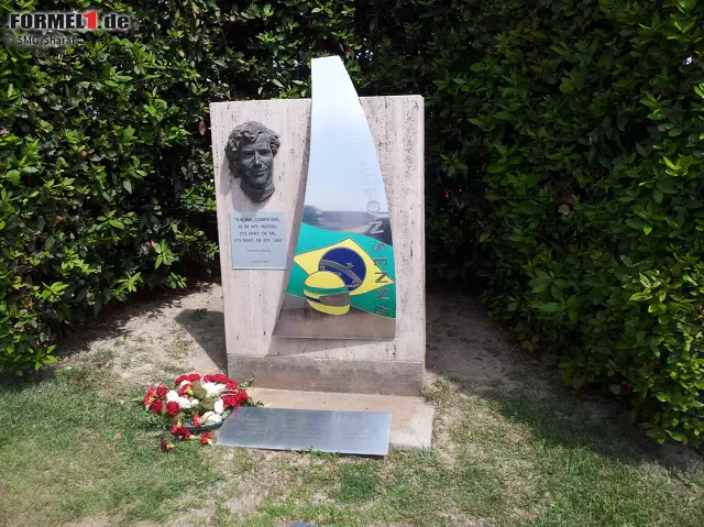 Foto zur News: "Rennfahren, Wettbewerb, das ist in meinem Blut, das ist Teil meines Lebens, das ist ein Teil von mir": Das Ayrton-Senna-Denkmal in Barcelona gibt es schon seit Jahren, kurz nach dem 20. Todestag der brasilianischen Legende genießt es aber einen besonders großen Zulauf. Auf dem Circuit de Barcelona-Catalunya, wie er seit kurzem offiziell heißt, hat Senna allerdings nie gewonnen.