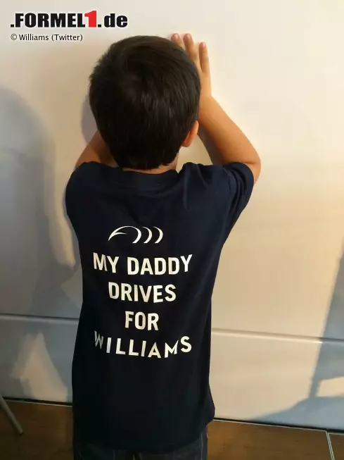 Foto zur News: "Mein Daddy fährt für Williams" steht auf dem Rücken seines T-Shirts. Also bei jenem Team, bei dem einst der große Ayrton Senna, ebenfalls ein Brasilianer, verunglückt ist.