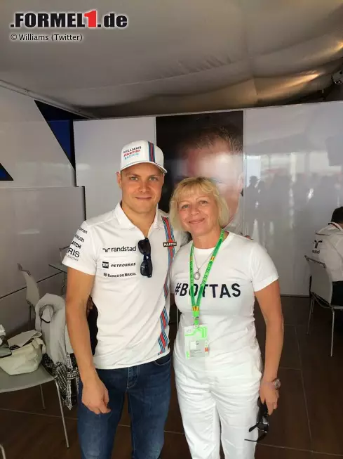 Foto zur News: Aber am Sonntag ist nicht Vater-, sondern Muttertag, zumindest in Finnland. Grund genug für Valtteri Bottas, seine Mutter zum Grand Prix einzuladen. Vielleicht hat ihn deren Daumendrücken zum bisher besten Ergebnis in der Formel 1 (Platz fünf, genau wie beim Saisonauftakt in Melbourne) angestachelt.