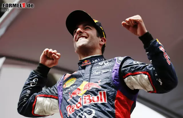 Foto zur News: Gazzetta dello Sport (Italien): "Red Bull feiert die Wiederauferstehung mit Ricciardo, der das verblüffte Gesicht eines Kindes vor den Weihnachtsgeschenken hat, während die Fans in Montreal ihm Standing Ovations für seinen ersten Sieg in der WM darbringen. Red Bull feiert den perfekten Tag, der mit der Ankündigung der Erneuerung des mehrjährigen Vertrages mit Adrian Newey begonnen hatte. Auch Sebastian Vettel schafft es endlich wieder aufs Podium."