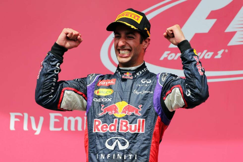 Foto zur News: Blick (Schweiz): &quot;Daniel Ricciardo gewinnt den Kanada-GP und beschert Red Bull den ersten Saisonsieg. Rosberg im Mercedes und Teamkollege Vettel komplettieren das Podest. Riesen-Crash in der Schlussrunde mit Massa und Perez.&quot;