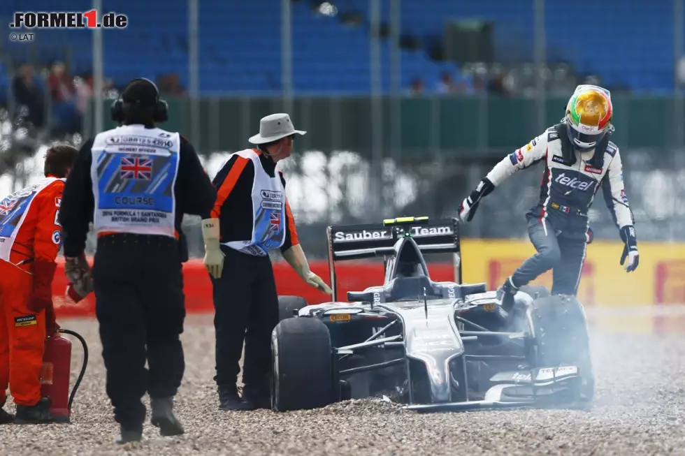 Blick (Schweiz): "Hamilton nutzt Rosberg-Drama für Heimsieg. Sauber zum neunten Mal ohne Punkte. Riesenduell zwischen Alonso und Vettel! Der Großbritannien-Grand-Prix wird zur Beute von Lewis Hamilton, er lanciert mit dem klaren Heimsieg das Titelrennen neu. Spannend ist der hochkarätige Fight zwischen Alonso und Vettel, der mit Haken und Ösen und noch mehr eher kleinlichen Klage-Funksprüchen geführt wird. Bei Sauber ist derweil einmal mehr die Luft draußen. Sutil kann seinen elften Rang nicht halten und fällt immer weiter zurück. Es ist der neunte Nuller in dieser Saison. Eine solche Negativserie erlebten die Hinwiler erst einmal: 1995/96." Foto zur News: Blick (Schweiz): "Hamilton nutzt Rosberg-Drama für Heimsieg. Sauber zum neunten Mal ohne Punkte. Riesenduell zwischen Alonso und Vettel! Der Großbritannien-Grand-Prix wird zur Beute von Lewis Hamilton, er lanciert mit dem klaren Heimsieg das Titelrennen neu. Spannend ist der hochkarätige Fight zwischen Alonso und Vettel, der mit Haken und Ösen und noch mehr eher kleinlichen Klage-Funksprüchen geführt wird. Bei Sauber ist derweil einmal mehr die Luft draußen. Sutil kann seinen elften Rang nicht halten und fällt immer weiter zurück. Es ist der neunte Nuller in dieser Saison. Eine solche Negativserie erlebten die Hinwiler erst einmal: 1995/96."