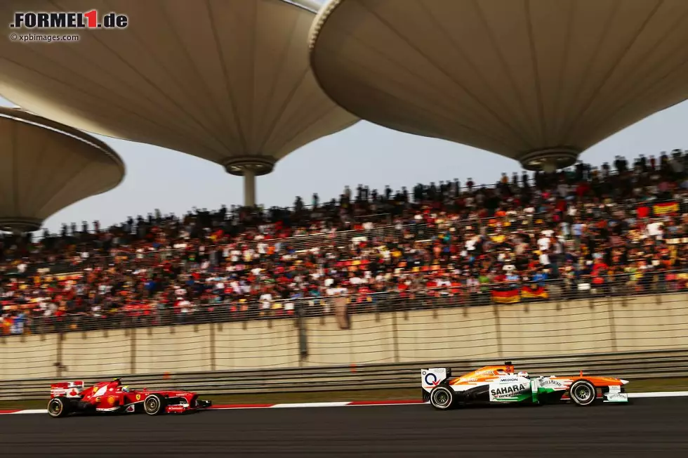 Foto zur News: Unbelohnt bleibt die starke Anfangsphase von Massa - auch, weil er um zwei Runden zu spät zum ersten Boxenstopp kommt und später viel Zeit hinter dem Force India von Paul di Resta verliert. Dessen Topspeed powered by Mercedes stellt sich für den Ferrari-V8 als unbezwingbare Bastion heraus.