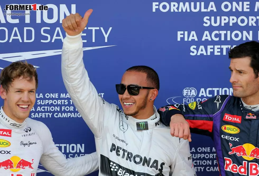 Foto zur News: Die Pole-Position schnappt sich schließlich Hamilton vor den beiden Red Bull von Vettel und Mark Webber. Dahinter reihen sich schon die Lotus-Piloten Kimi Räikkönen und Romain Grosjean ein, die im Rennverlauf noch eine größere Rolle spielen sollen.