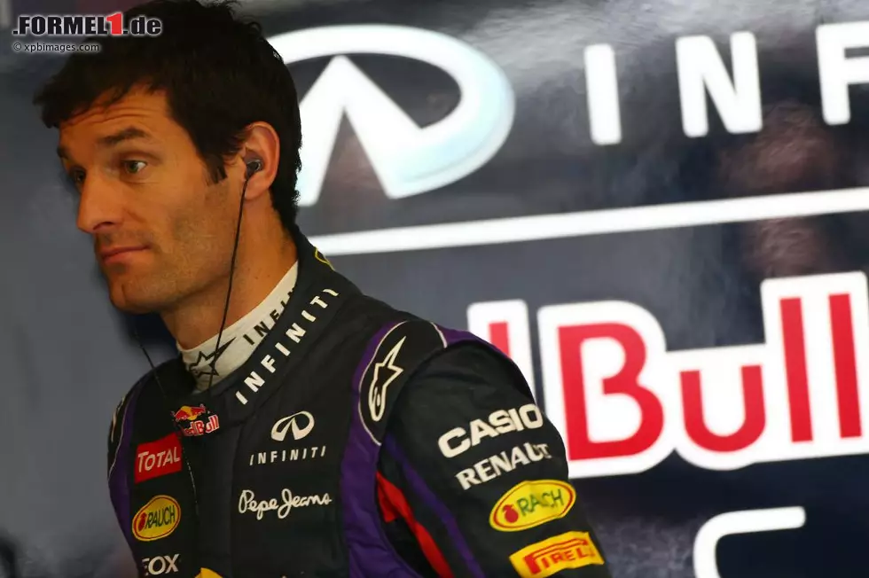 Foto zur News: Für das Team wird es wegen dieser Nachlässigkeit nach dem Rennen eine 30.000-Euro-Strafe geben, Mark Webber muss zurückgeschoben werden und fällt ans Ende des Feldes zurück. Was aber am wichtigsten ist: Der britische FOM-Mitarbeiter Paul Allen erleidet zwar mehrere Knochenbrüche, wird aber zum Glück nicht lebensgefährlich verletzt.