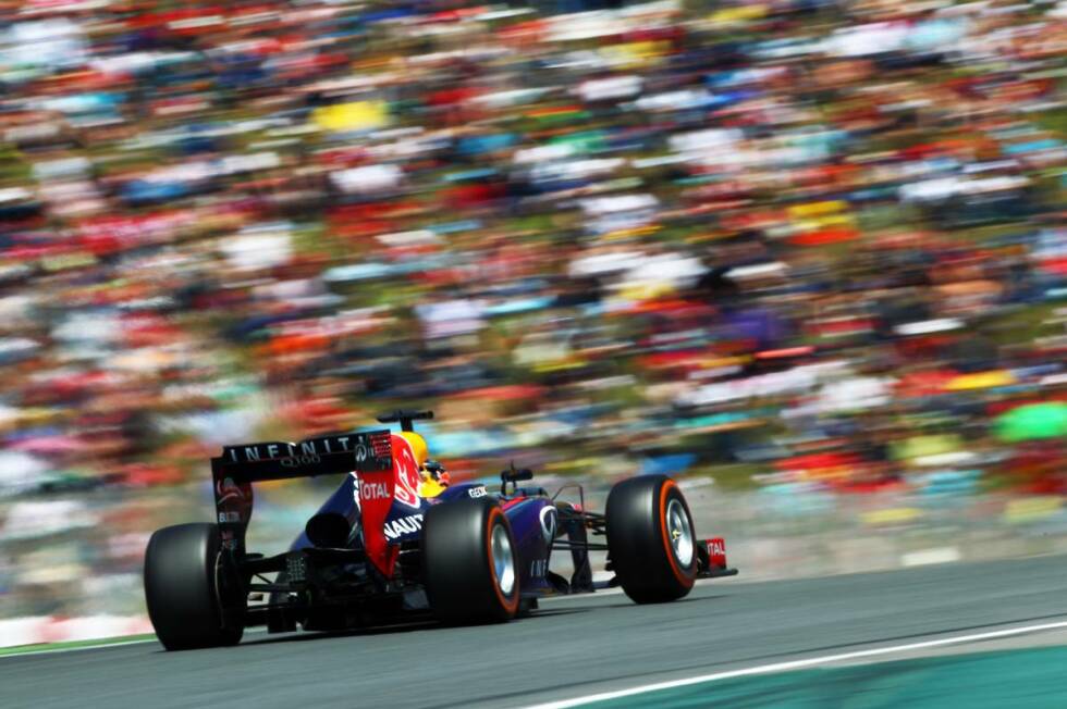 Foto zur News: Sebastian Vettel reist mit weniger Sentimentalitäten an. Der in diesem Jahr durch viele Rückschläge geplagte Weltmeister analysiert nüchtern: &quot;Die Strecke ist eine Kombination aus 180-Grad-Biegungen, schnellen und schwungvollen Kurven und Höhenunterschieden. Es gibt nicht viele Überholmöglichkeiten, daher ist es wichtig, im Qualifying eine gute Startposition zu erzielen. Durch die langen, schnellen Kurven kommt der Kurs einem Auto mit hoher aerodynamischer Effizienz entgegen. Diese sehr schnellen Kurven machen die Strecke jedoch auch zu einer Herausforderung für die Reifen, weswegen viel Boxenstopps typisch für das Rennen sind.&quot;