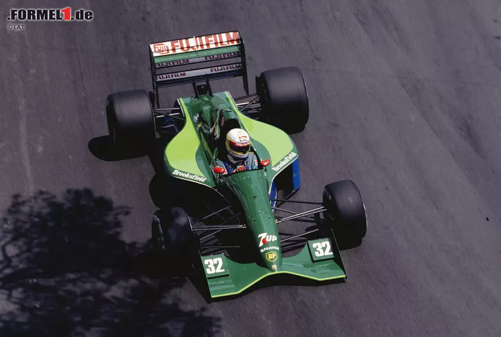 Foto zur News: 1991 fährt Bertrand Gachot im Dienste von Jordan mit 1:21.547 Minuten erstmals die schnellste Rennrunde eines Grand Prix und damit auch die erste für das Team Jordan. Doch dieser Erfolg nutzt ihm nichts. Wegen einer Auseinandersetzung mit einem Taxifahrer wandert Gachot ins Gefängnis, beim nächsten Rennen in Spa sitzt ein gewisser Michael Schumacher im Jordan.