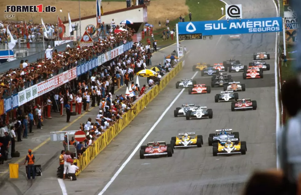 Die Saison 1981 verläuft für Renault-Pilot Arnoux überwiegend harzig. Einzig auf dem Österreichring (Foto) gelingt ihm der Sprung aufs Podest: Zweiter hinter Jacques Laffite im Ligier. Foto zur News: Die Saison 1981 verläuft für Renault-Pilot Arnoux überwiegend harzig. Einzig auf dem Österreichring (Foto) gelingt ihm der Sprung aufs Podest: Zweiter hinter Jacques Laffite im Ligier.