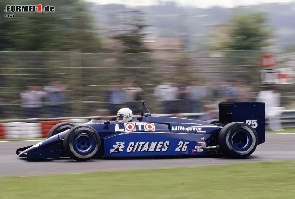 1987 beginnt der Abstieg des Ligier-Teams. Mit dem schweren Megatron-Motor ist der JS29 nicht konkurrenzfähig. Arnoux holt einen einzigen WM-Punkt (Platz sechs in Spa-Francorchamps) und schiebt zunehmend Frust. Foto zur News: 1987 beginnt der Abstieg des Ligier-Teams. Mit dem schweren Megatron-Motor ist der JS29 nicht konkurrenzfähig. Arnoux holt einen einzigen WM-Punkt (Platz sechs in Spa-Francorchamps) und schiebt zunehmend Frust.