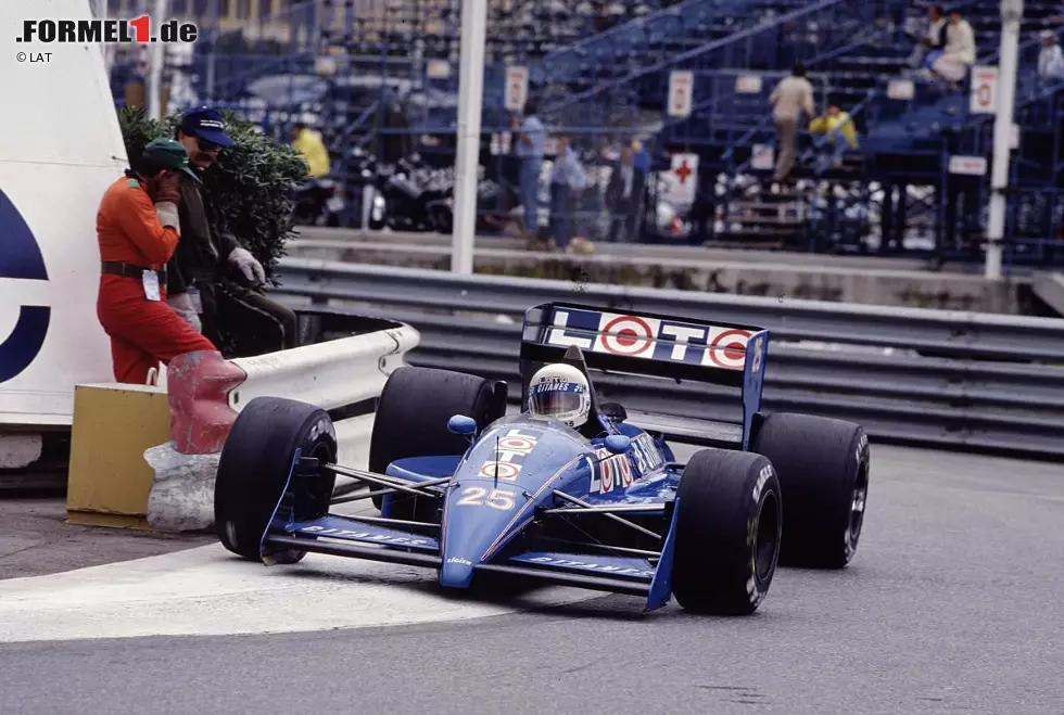 Dennoch geht der Franzose auch 1988 für das Team von Guy Ligier an den Start. Inzwischen verrichtet im Heck ein Judd-Motor seinen Dienst, doch WM-Punkte bleiben aus. Foto zur News: Dennoch geht der Franzose auch 1988 für das Team von Guy Ligier an den Start. Inzwischen verrichtet im Heck ein Judd-Motor seinen Dienst, doch WM-Punkte bleiben aus.